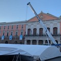 Bari si prepara alla visita del papa, prende forma il palco in piazza Libertà