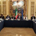 Il ministro Piantedosi a Bari: «Reati in calo, ma fenomeni importanti da monitorare»