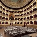 Teatro Piccinni, scatta l’allarme antincendio per le alte temperature: danni al velario e alla cartapesta