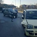 Bari, scontro tra due auto a ridosso della Mater Dei