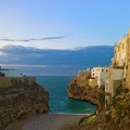 Polignano a Mare è la città più accogliente del mondo, il verdetto di Booking.com