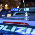 Minaccia un uomo e gli morde l'orecchio: arrestato un 44enne