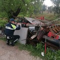 Bari, abbandonano rifiuti pericolosi in periferia: due denunce