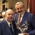 A Lino Banfi e alla Puglia va il premio "Vigna d'argento ", Emiliano: «Gioia immensa»