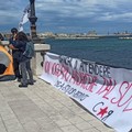 Caro affitti, anche a Bari tornano a protestare gli studenti. Presidio in tenda davanti alla Regione