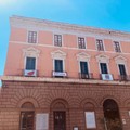 Bari R1PUD1A la guerra: striscioni a Palazzo di Città e alle sedi dei cinque Municipi