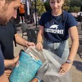 Bar Project: secondo aperitivo ecologico per ripulire la spiaggia di Pane e Pomodoro a Bari