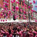 Migliaia di donne in rosa al nastro di partenza, c'è la Race for the Cure