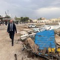 Rimossi i rifiuti dalla battigia del porticciolo di Santo Spirito. Leccese all’avvio dell’intervento di AMIU