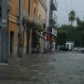 Forti piogge su Bari, allagate le strade di Carbonara