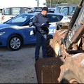 Furti nelle campagne del Barese, la polizia di Monopoli ritrova un trattore rubato