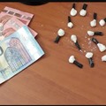 Turi, sorpreso in strada con la cocaina. Arrestato pusher 32enne