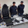 In macchina aveva arnesi da scasso, pezzi d'auto, computer e telefoni. Preso 33enne pregiudicato