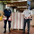 Porto di Bari, scoperto con imballaggi di sigarette contraffatti. Denunciato
