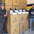 Bari, sequestrate 2.328 paia di scarpe con marchio  "Valentino " contraffatto