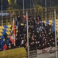 Sputi all'assistente: multata la Juve Stabia. Sanzioni anche per il petardo dei baresi