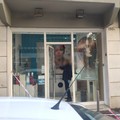 Ancora una  "spaccata " a Bari: preso di mira il salone di una parrucchiera
