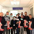 La sorpresa dei calciatori del Bari ai bambini dell'oncoematologia pediatrica