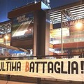 Reggiana-Bari, striscioni degli ultras al Mapei stadium. Vivarini rilancia Maita?