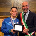 Bari premia Francesco Loragno: targa al bronzo Mondiale nei 200 metri di atletica paralimpica