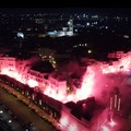 Il Bari compie 118 anni e gli ultras illuminano la muraglia - VIDEO