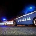 La polizia interviene sulla A16 per un'auto incendiata ma scopre mezzi rubati in provincia di Bari