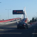 Campagna contro le neoplasie polmonari, a Bari il ponte Adriatico si tinge di bianco