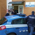Policlinico di Bari, tenta di rubare la pistola ai poliziotti e li aggredisce. Arrestato 49enne