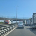 Incidente sulla SS 16, due feriti: chiusa la carreggiata in direzione Sud