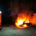 Incendio d’auto nella notte a Rutigliano - FOTO
