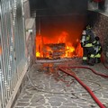 Incendio in un'autorimessa a Casamassima. L'intervento dei Vigili del Fuoco