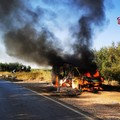 Furgone in fiamme sulla sulla SP76 Acquaviva delle Fonti – Sannicandro di Bari