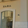 La società proprietaria di Zara annuncia chiusura di 1200 negozi. A rischio lavoratori di Bari?