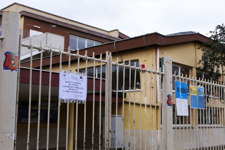 Bitritto scuola elementare a rischio crollo