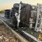 Tir si ribalta e invade l'altra corsia: incidente sulla 16 all'altezza di Polignano