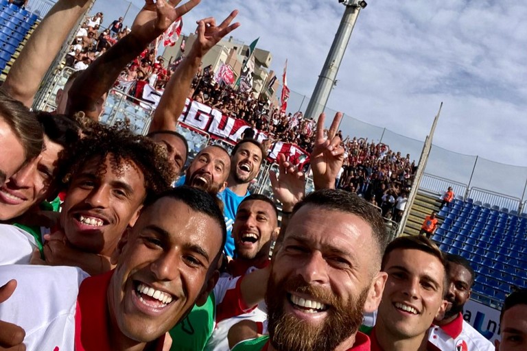 Cagliari-Bari, il selfie della vittoria. <span>Foto Ssc Bari</span>
