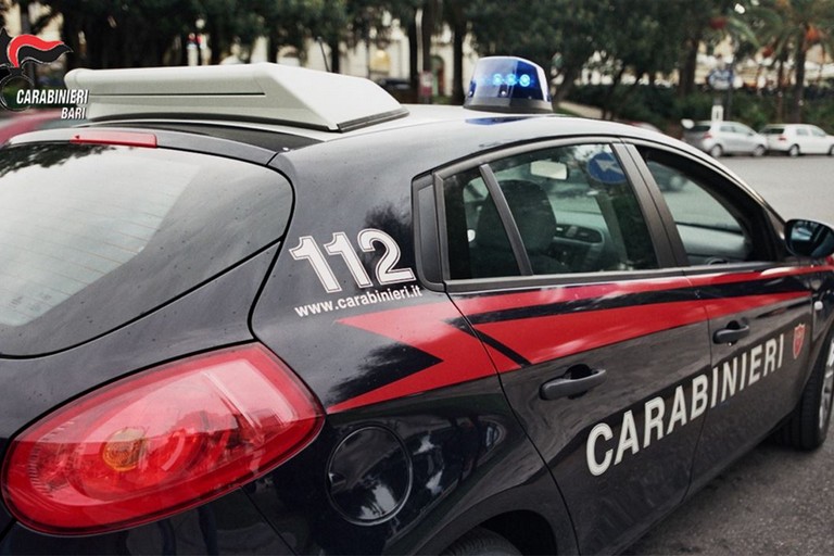 Spaccio di fronte ad una scuola a Madonnella, tre arresti a Bari