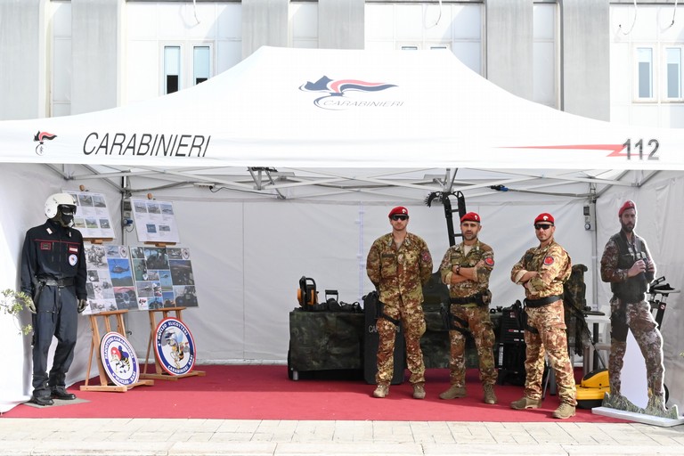 Carabinieri alla Fiera del Levante JPG