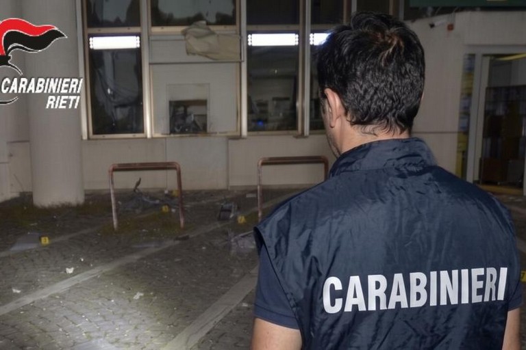 Assalto ad un bancomat, un 23enne di Bari nella banda della "marmotta"