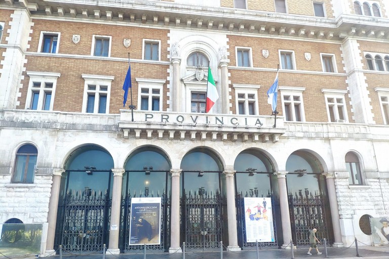 ex Palazzo provincia sede della citt metropolitana. <span>Foto Elga Montani</span>