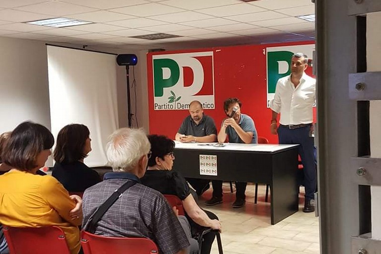 L'assemblea nel circolo PD