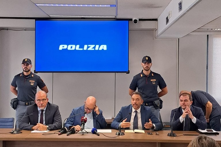 La conferenza stampa in Questura