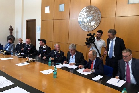 firma accordo gestione rifiuti