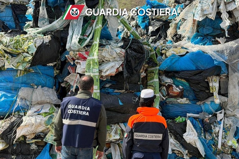 Azienda per illecito smaltimento di rifiuti