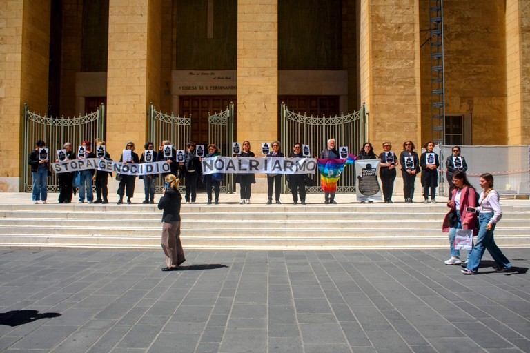 Donne in Nero a Bari