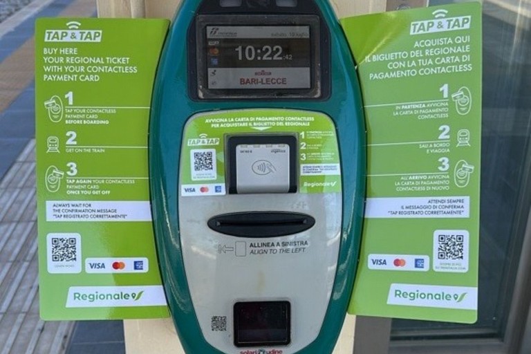 Obliteratrice con sistema Tip&Tap. <span>Foto Trenitalia </span>