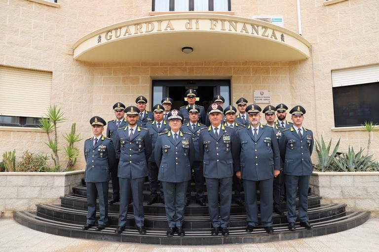 Gdf Roan Bari il Comandante Geremia in visita alla Caserma Picena