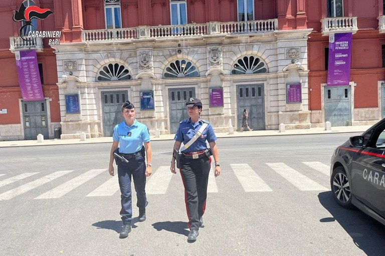 I carabinieri a Bari con la collega francese