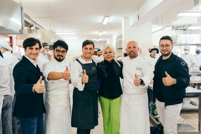 I fratelli Sgarra con la ds Petruzzelli e gli altri chef stellati