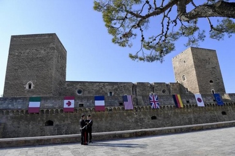 Il Castello Svevo durante il G a Bari